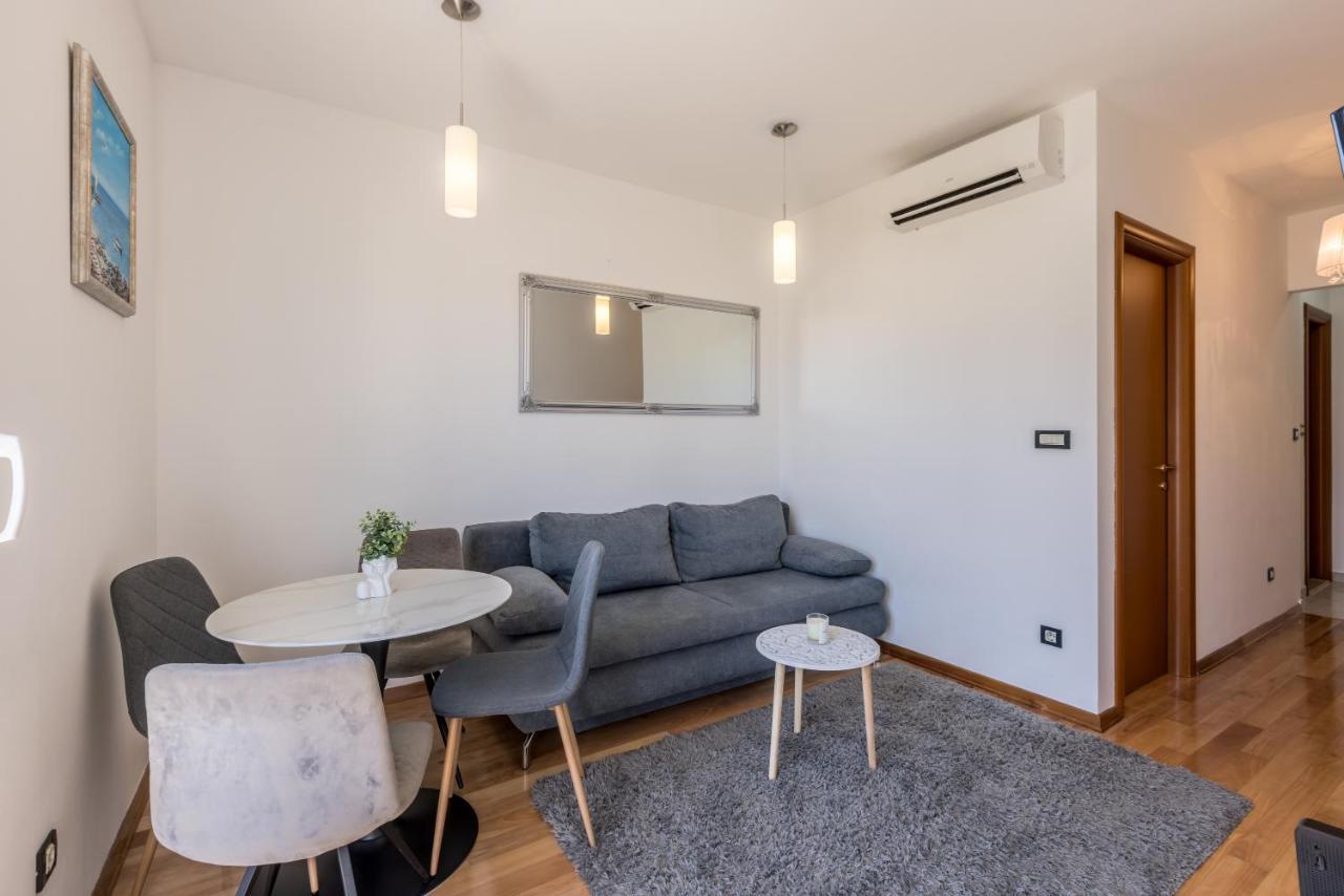 Karoglan Apartman *